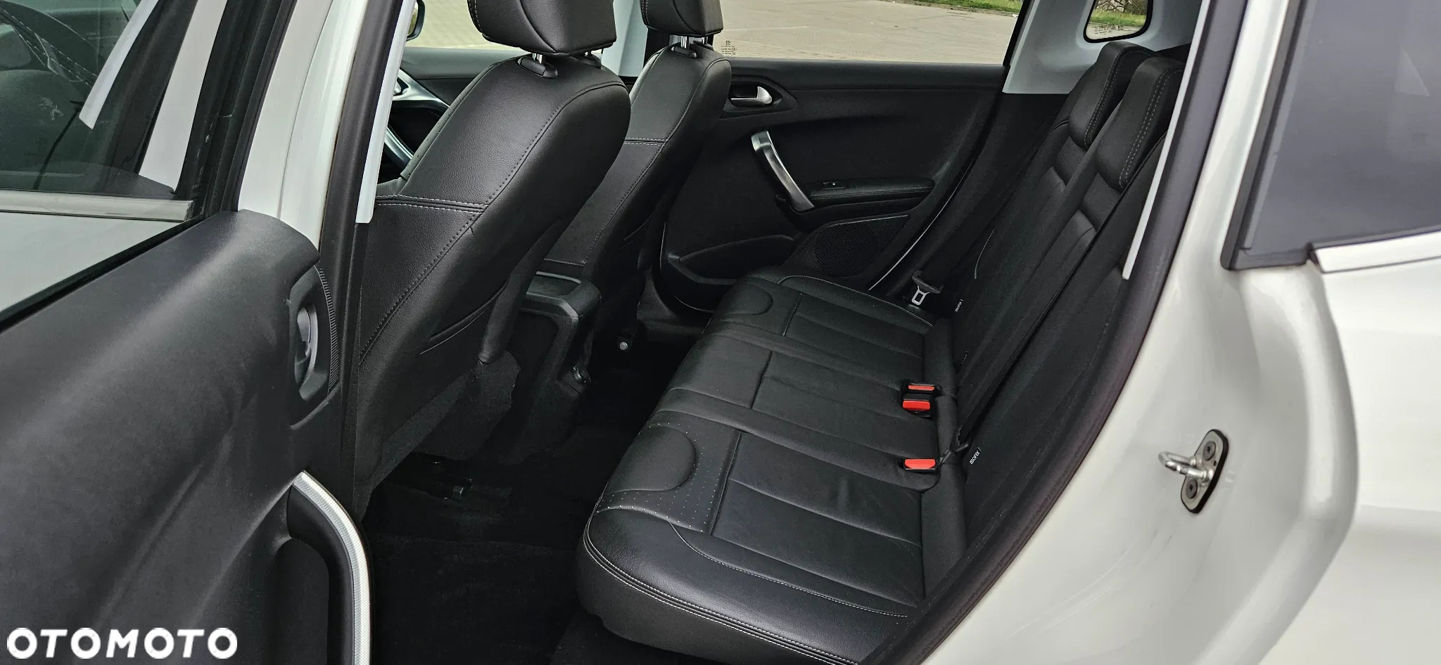 Peugeot 2008 1.2 PureTech Allure S&S - 7