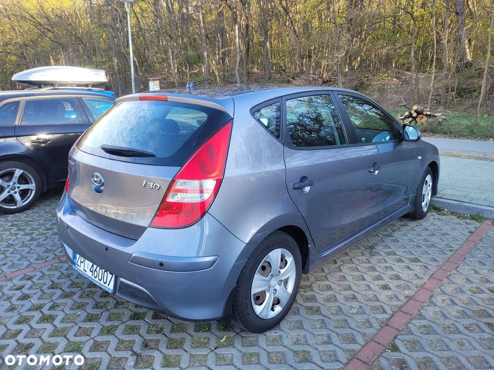 Hyundai i30 1.4 Base + - 1
