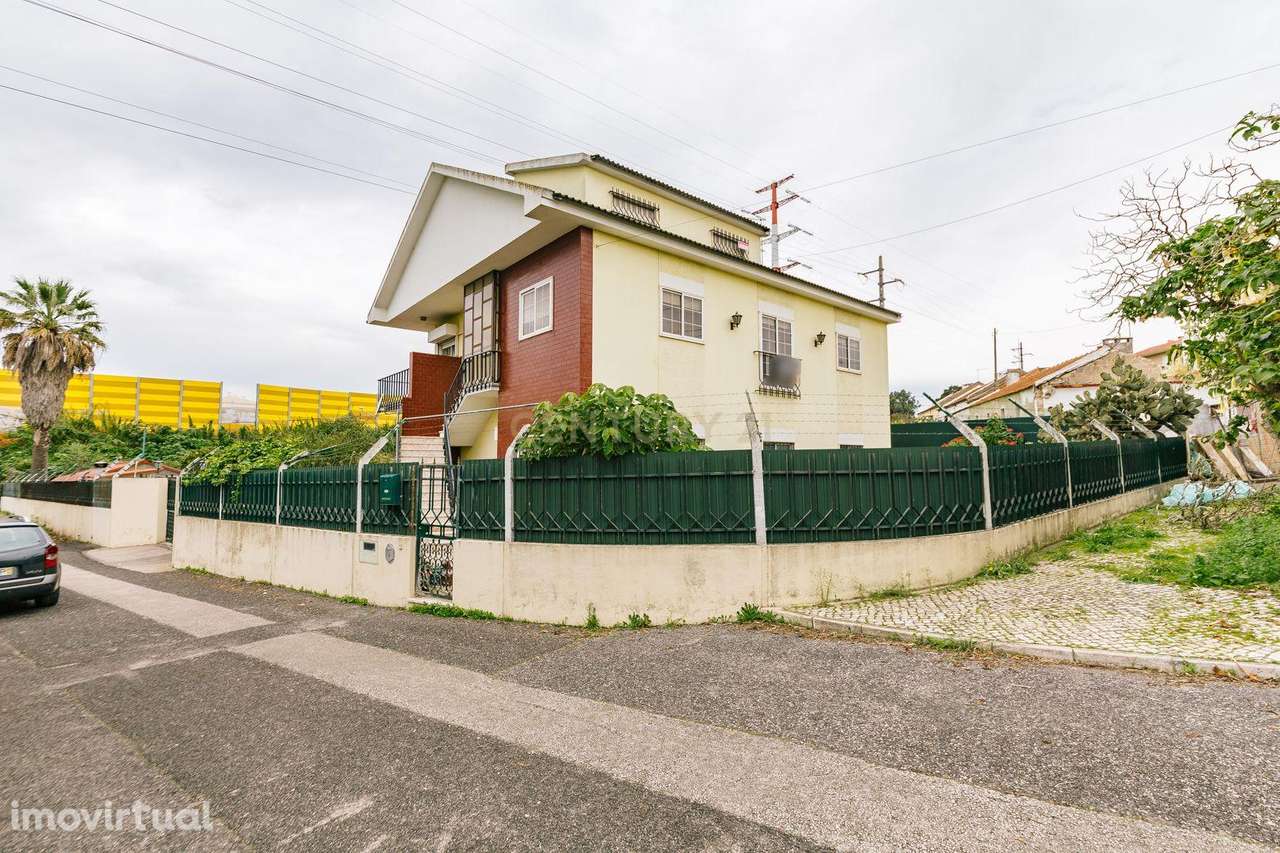 Moradia T4+1 isolada em Pirescoxe, Santa Iria de Azóia, com terreno e - Grande imagem: 4/36