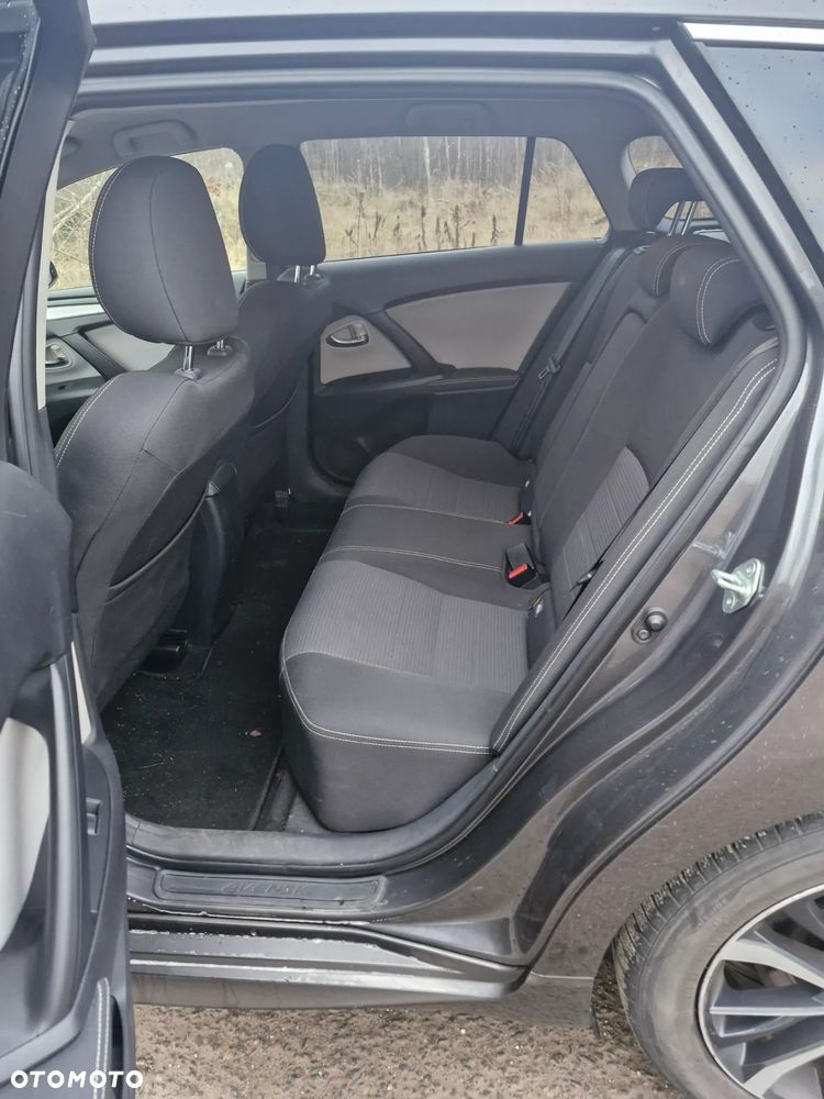 Toyota Avensis 2.0 D-4D Premium - 20