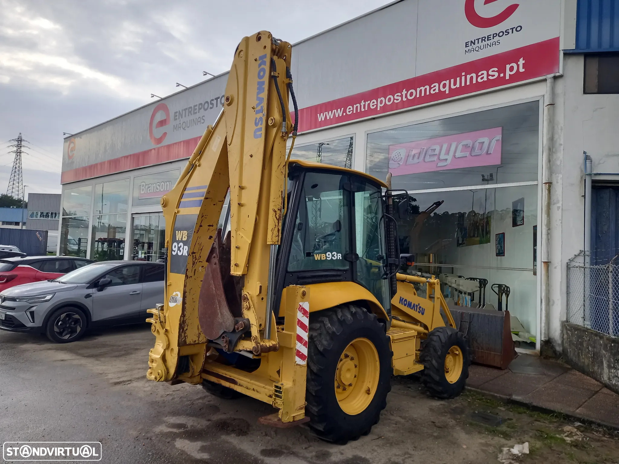 Komatsu WB93R - 3