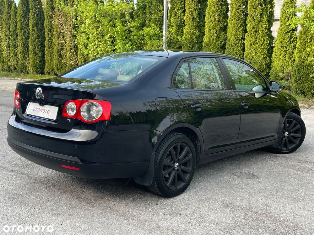 Volkswagen Jetta 1.4 TSI Highline Optimum - 2