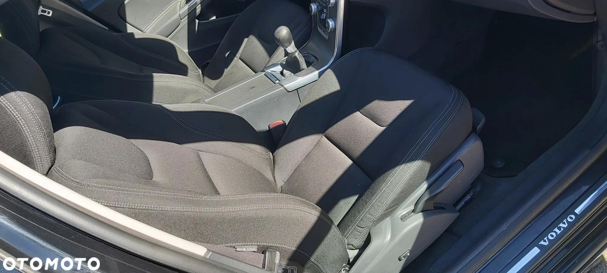 Volvo V60 D2 Momentum - 23