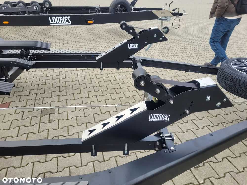 Lorries Przyczepa na dwa skutery wodne JET PPA-13-6025 odchylane światła LED czarna - 8