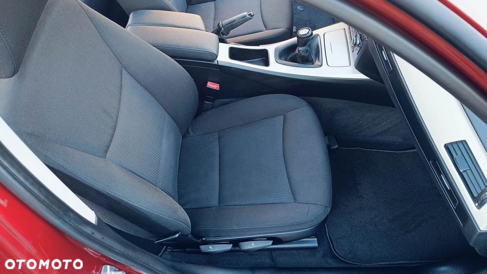 BMW Seria 3 318i - 19