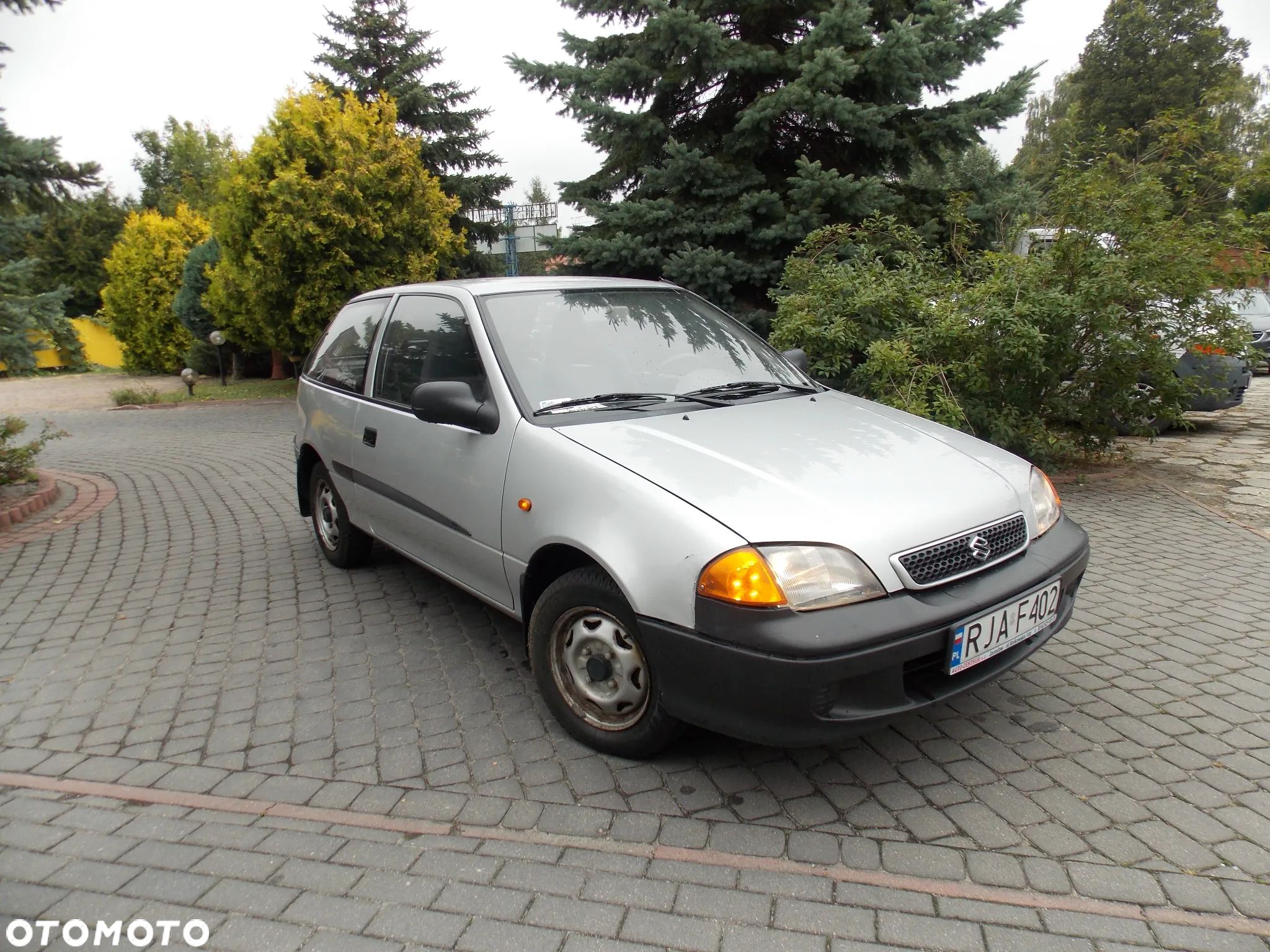 Suzuki Swift 1.0 GL - 1