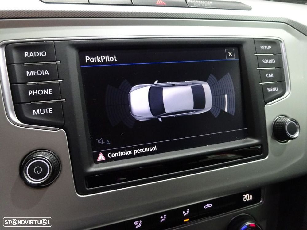 VW Passat 1.6 TDI Confortline - 23