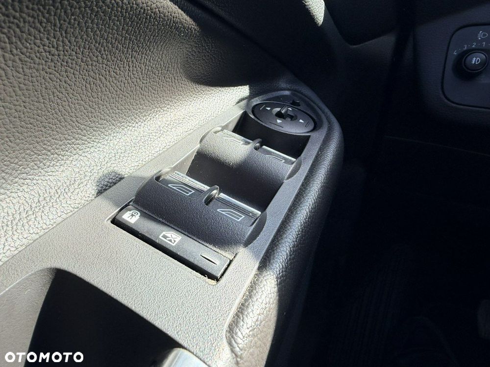 Ford Kuga 2.0 TDCi 4x2 Titanium - 22