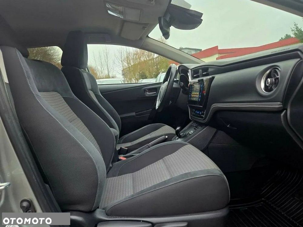 Toyota Auris 1.8 HSD Prestige - 19