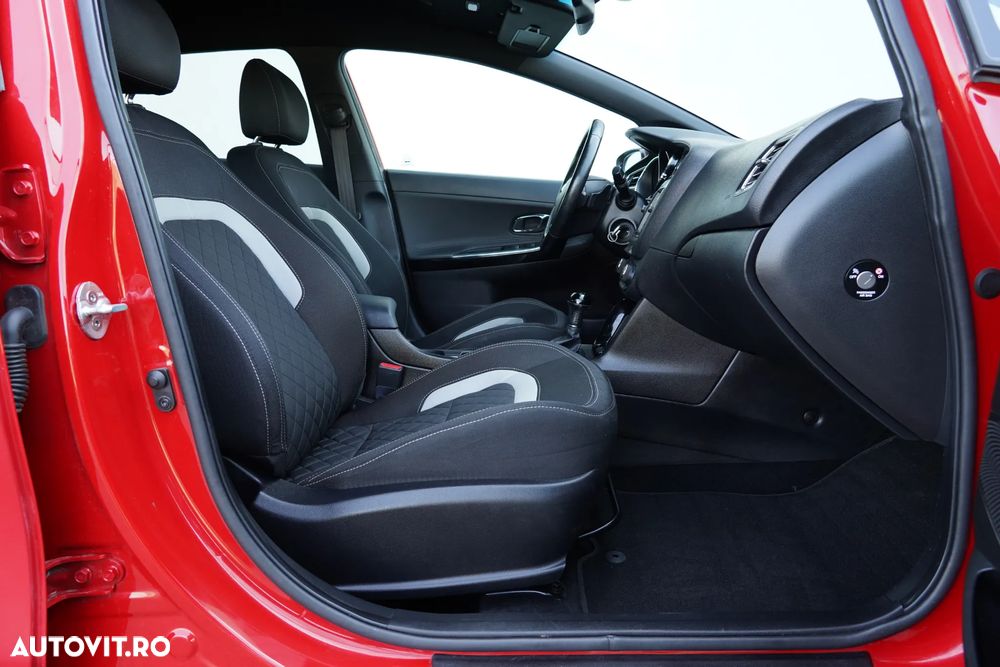Kia Ceed - 19