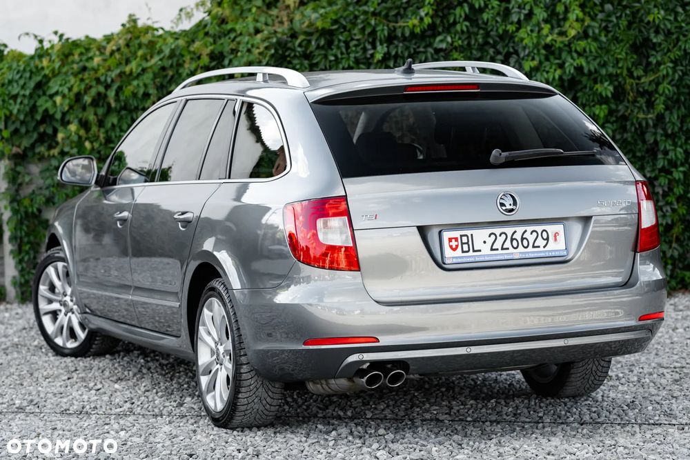 Skoda Superb 1.8 TSI FAMILY - 9