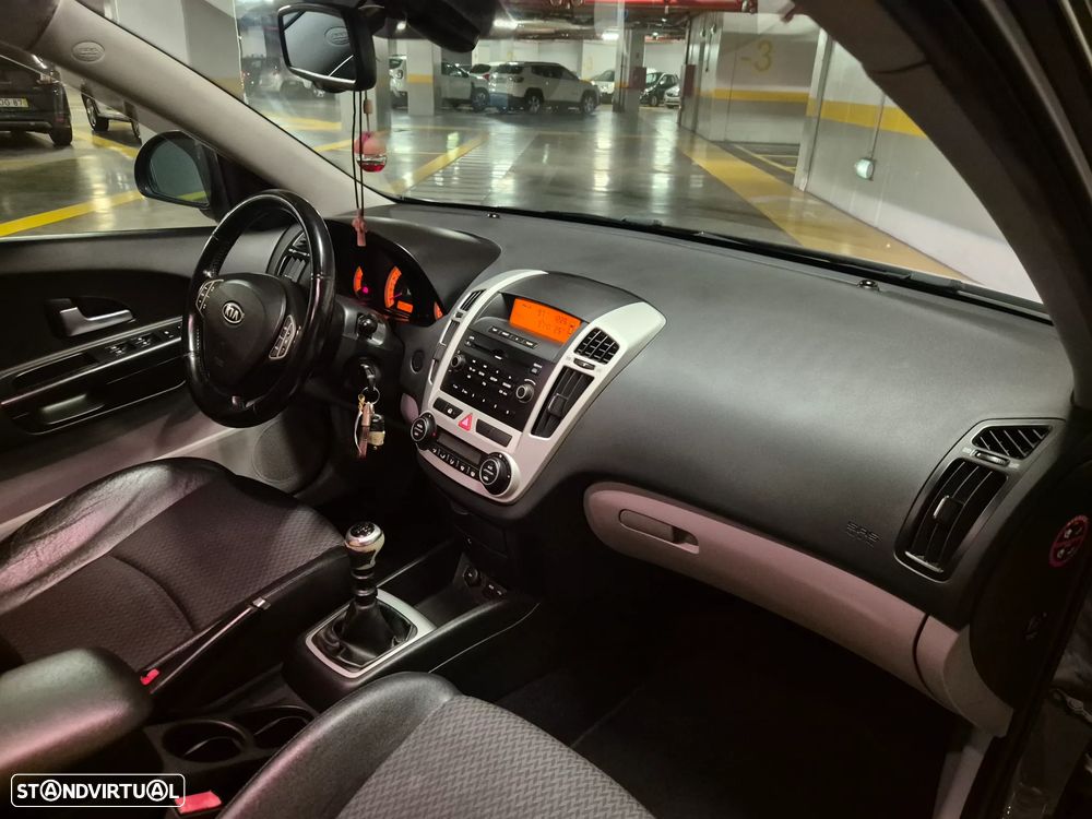 Kia Ceed SW 1.6 CRDi LX - 41