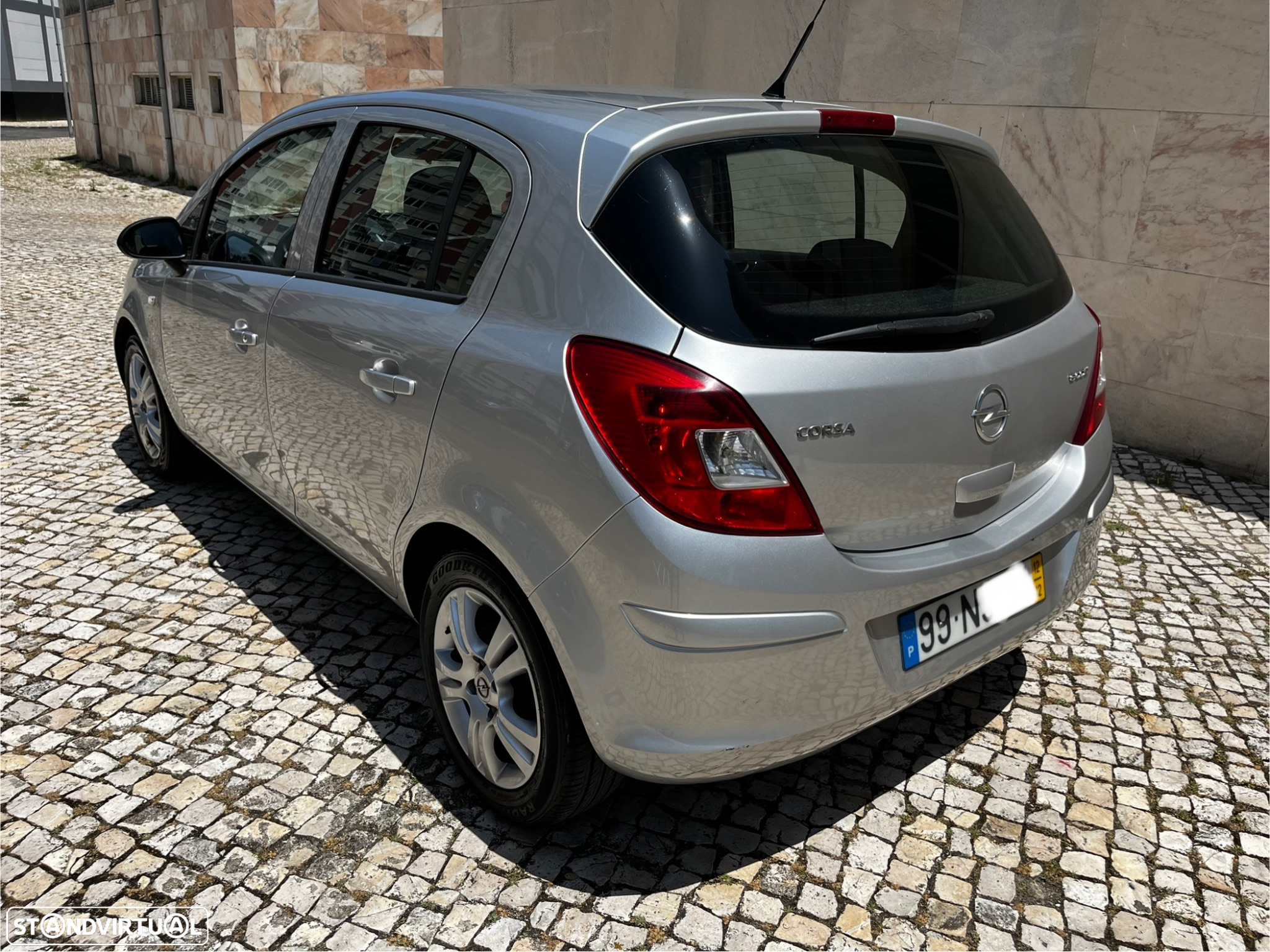 Opel Corsa 1.3 CDTi Enjoy EcoFLEX - 4