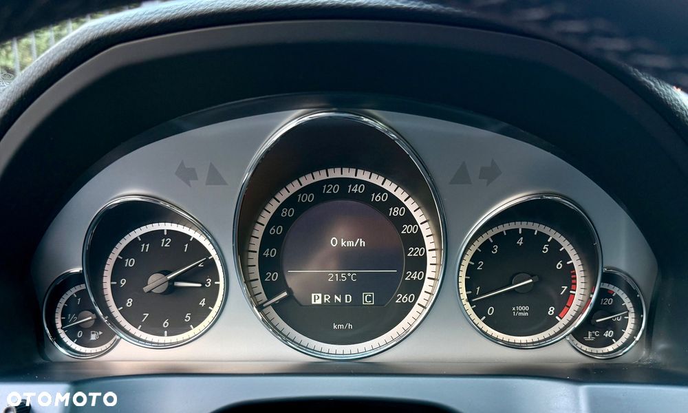 Mercedes-Benz Klasa E 250 CGI BlueEffICIENCY - 18