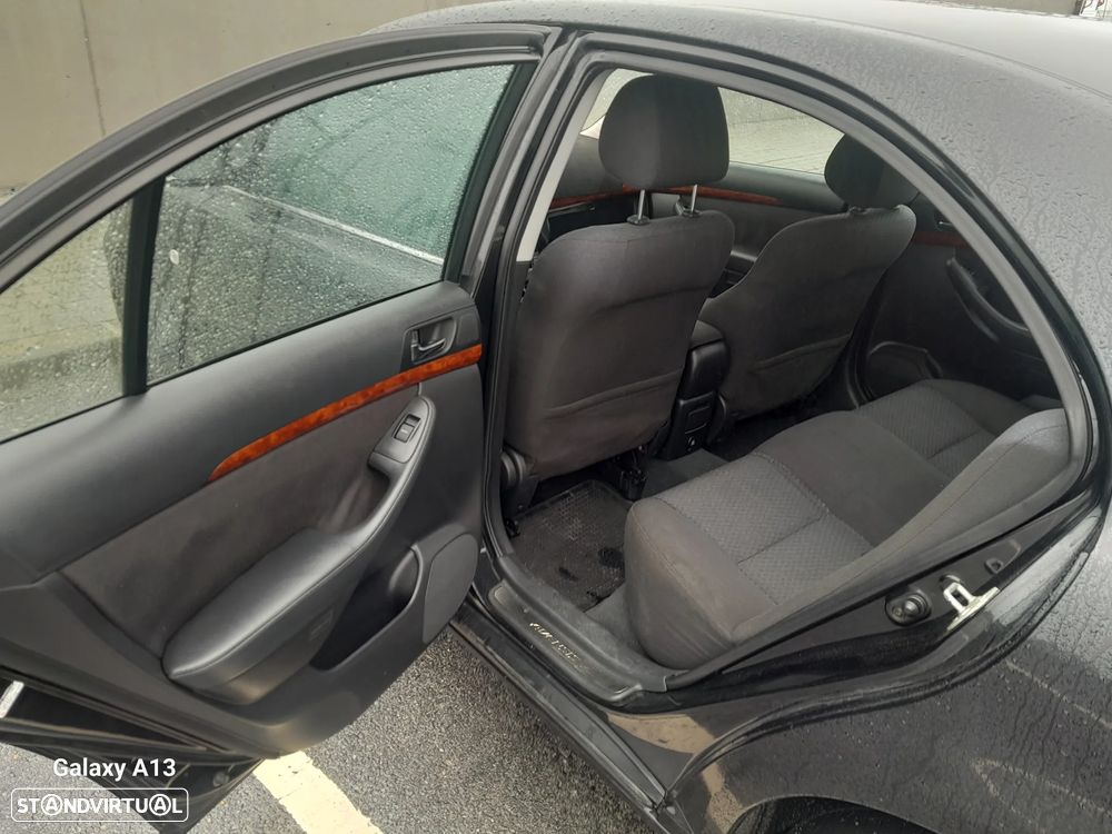 Toyota Avensis - 4