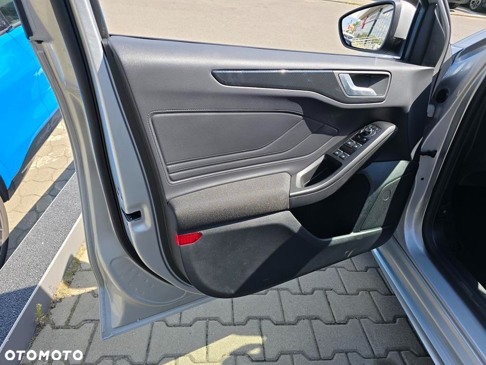 Ford Focus 1.0 EcoBoost mHEV ST-Line X - 10