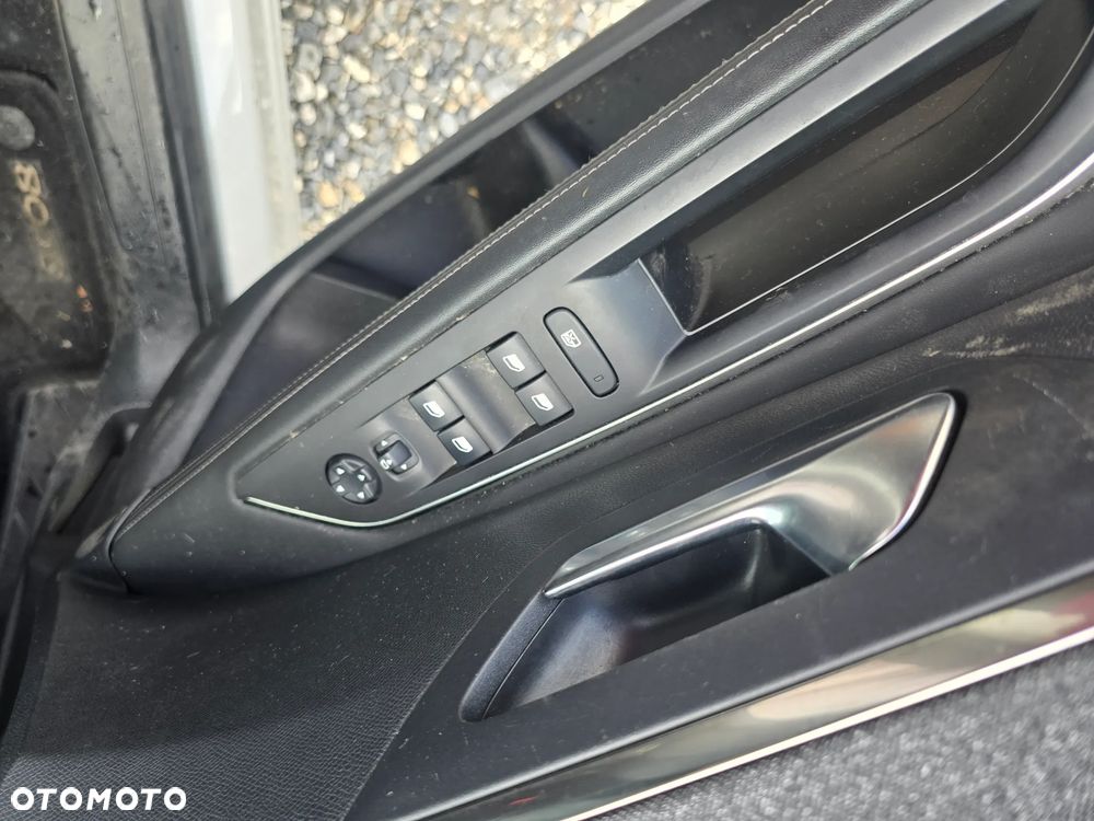 Peugeot 3008 BlueHDi 130 Stop & Start EAT8 Allure Business-Paket - 10