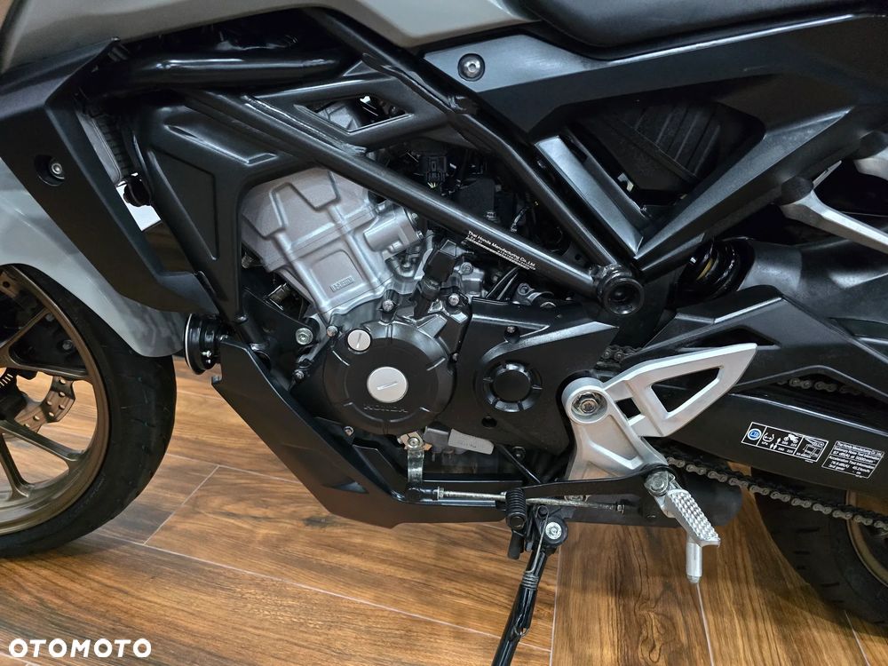 Honda CB - 11