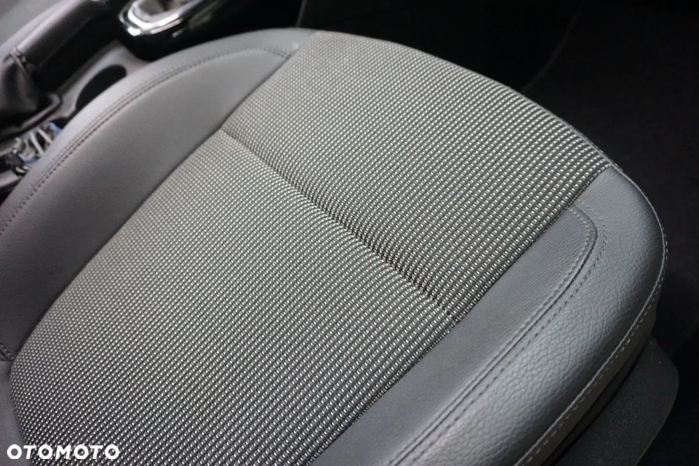 Opel Astra 1.4 Turbo Cosmo - 25