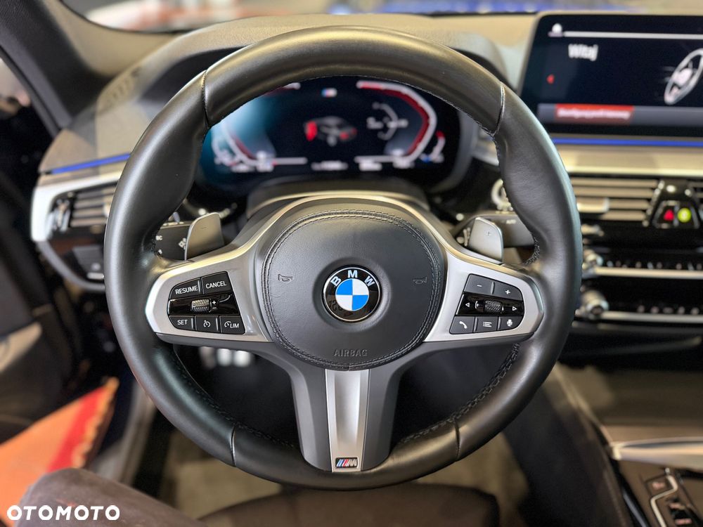 BMW Seria 5 518d mHEV - 18