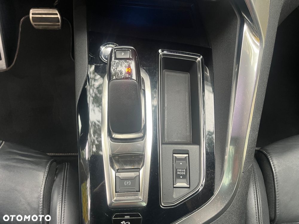 Peugeot 3008 1.6 PureTech HYbrid4 GT Line S&S EAT8 - 20
