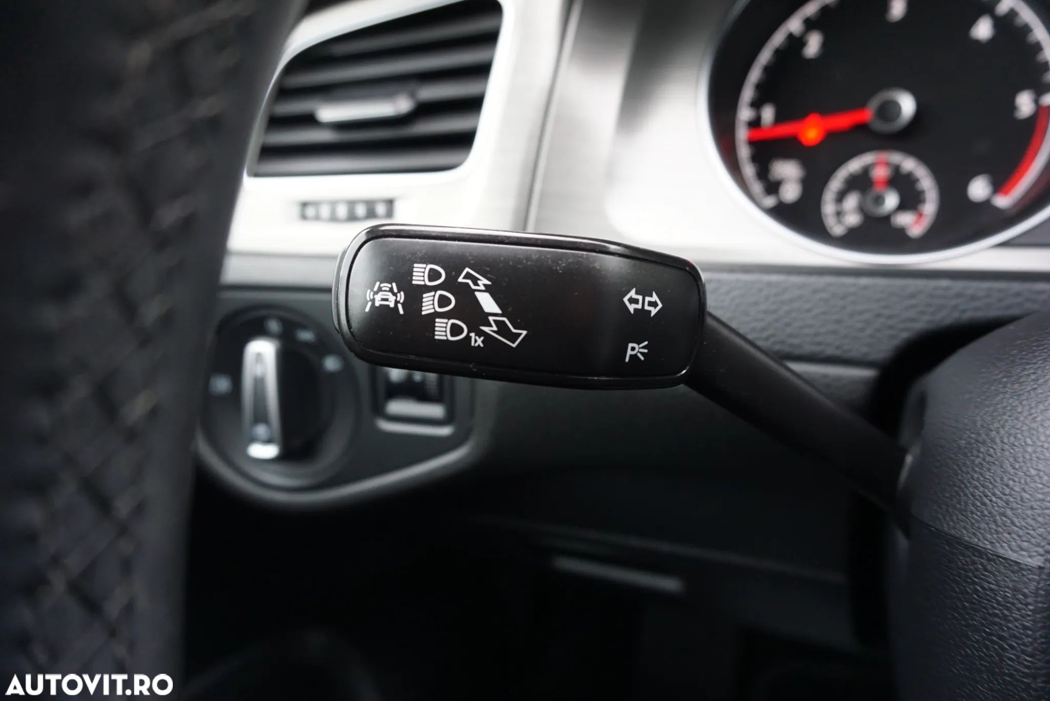 Volkswagen Golf 1.6 TDI BlueMotion Technology DPF Highline DSG - 20