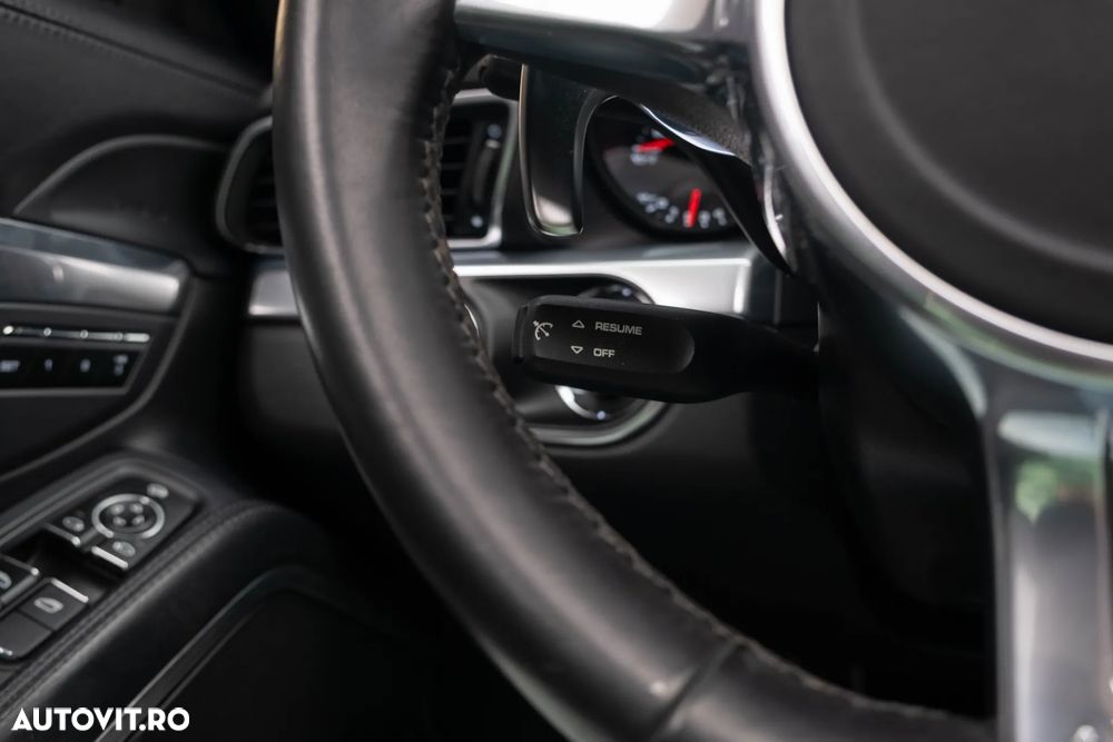 Porsche 911 Carrera 4S PDK - 25