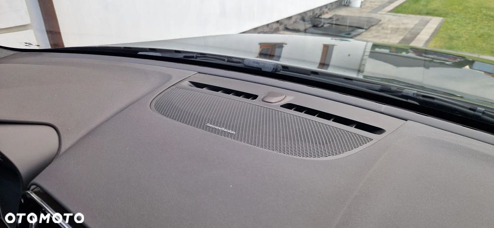 Volvo XC 40 D3 Geartronic R-Design - 32