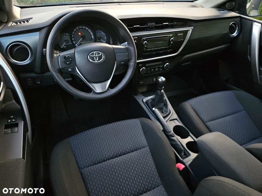 Toyota Auris 1.33 VVT-i - 24
