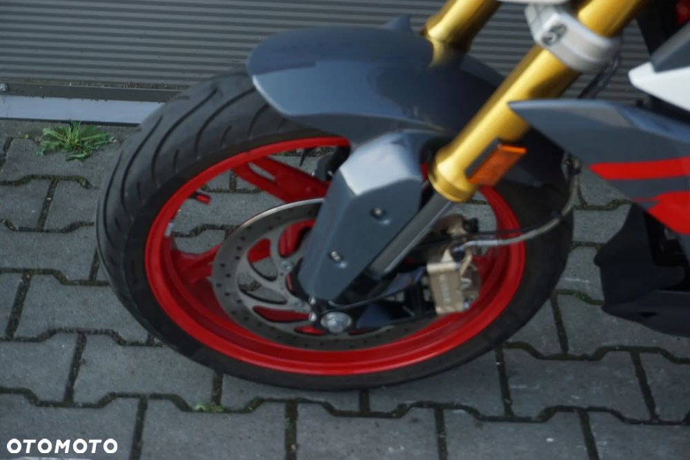 BMW G - 8