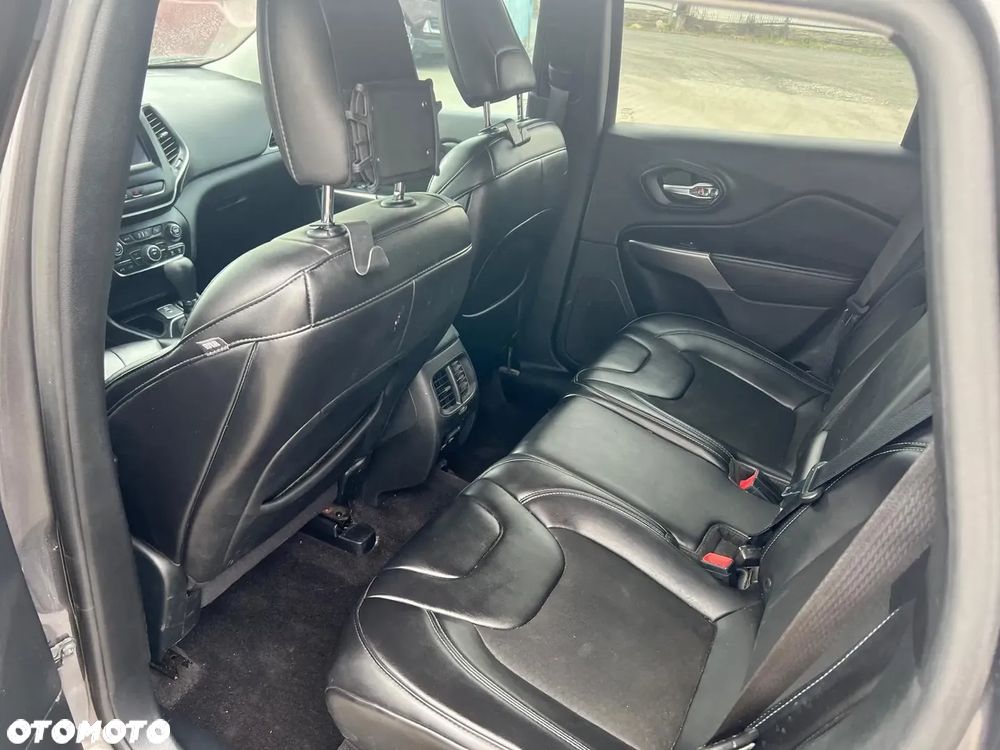 Jeep Cherokee - 7
