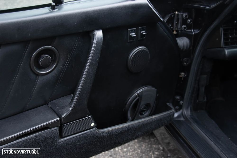 Porsche 911 (964) Coupé 3.6 Carrera 4 - 27