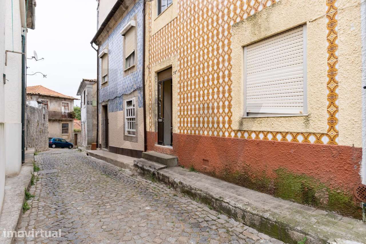 Moradia para reabilitação com projeto aprovado na Foz Velha - Grande imagem: 2/32