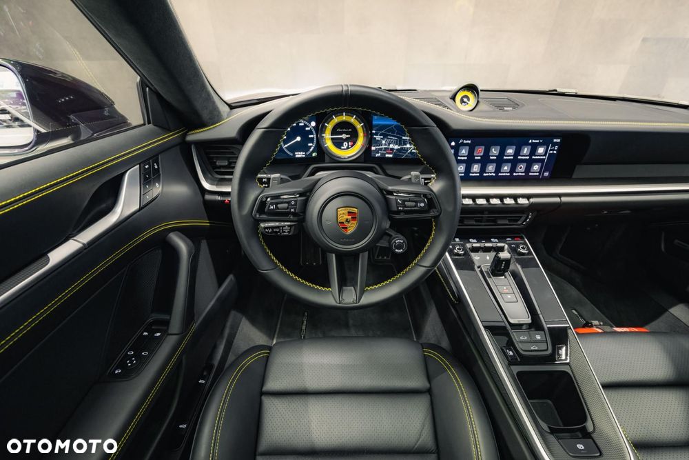 Porsche 911 Turbo S - 12
