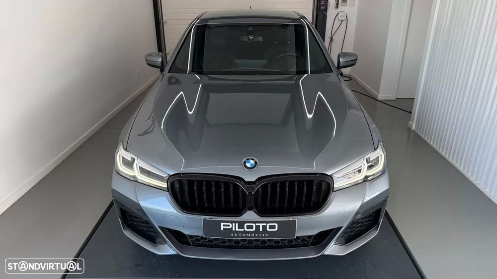 BMW 530 e Pack Desportivo M - 4