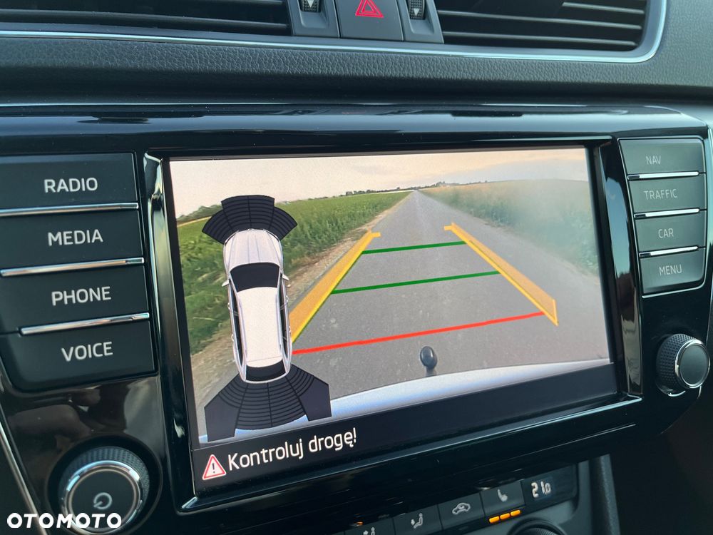 Skoda Superb 2.0 TDI Premium Edition - 31