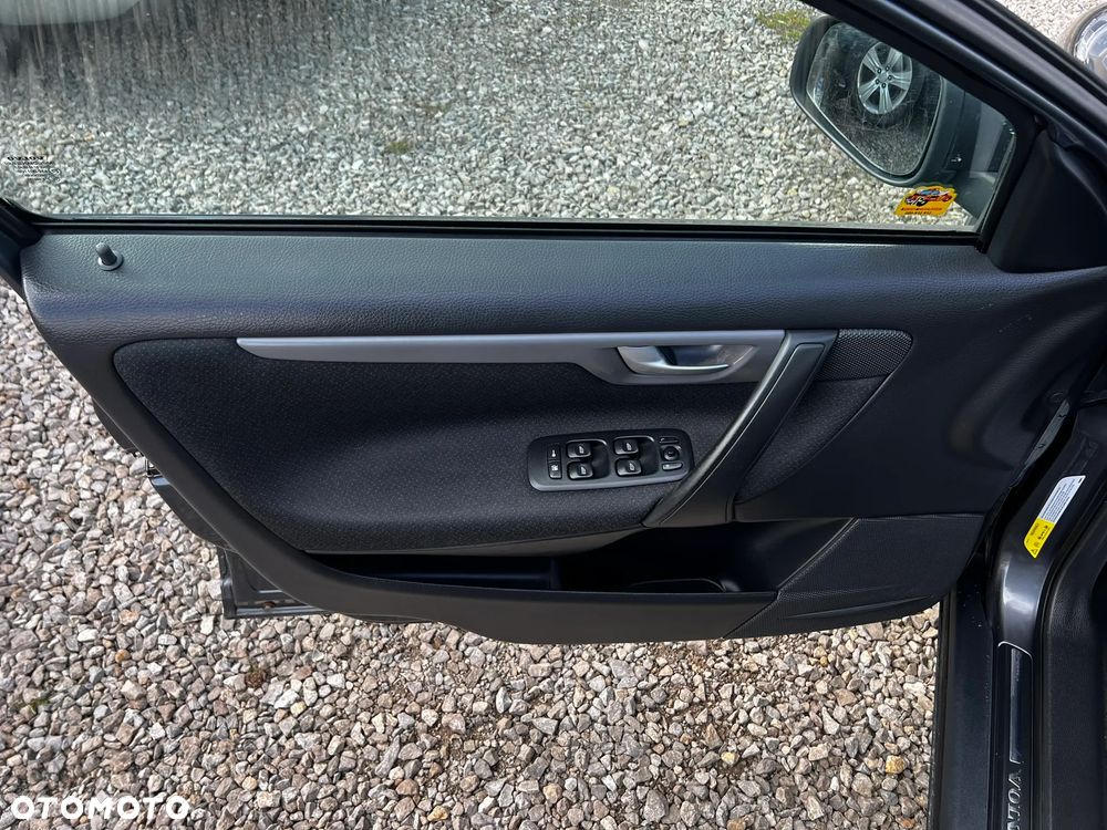 Volvo V70 2.4 Kinetic - 23