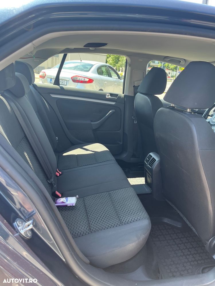 Volkswagen Jetta - 9