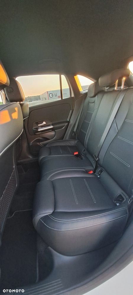 Mercedes-Benz GLA 220 d 4-Matic 8G-DCT - 16