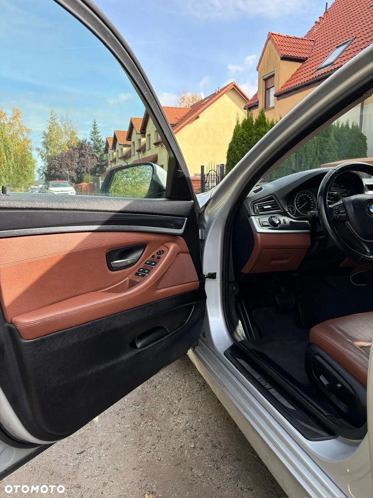 BMW Seria 5 520d - 33