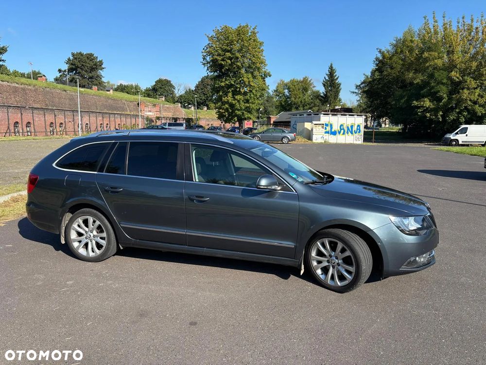 Skoda Superb 1.8 TSI Elegance DSG - 8