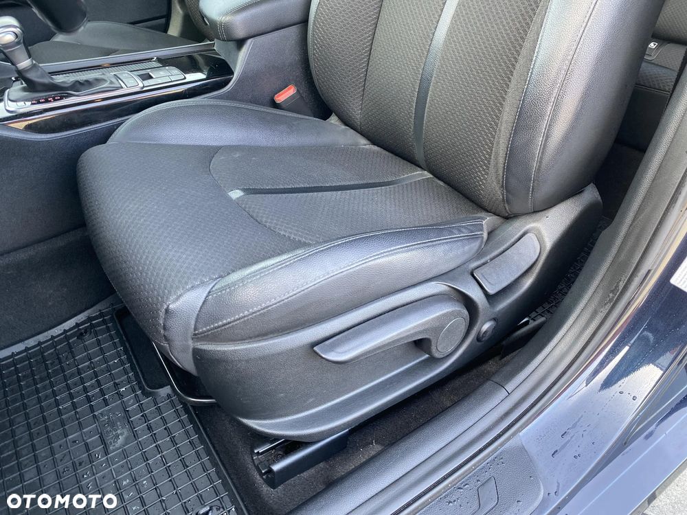 Kia Optima 2.0 L - 12