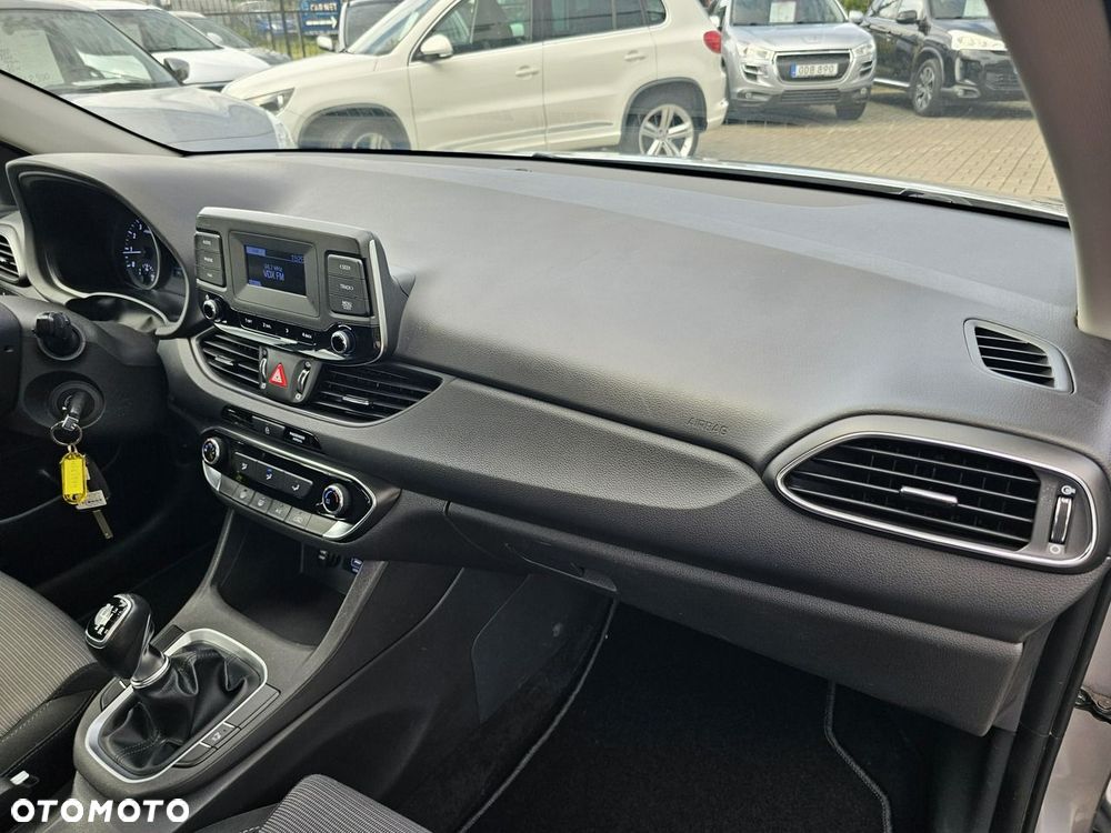 Hyundai i30 1.5 DPI Modern - 32