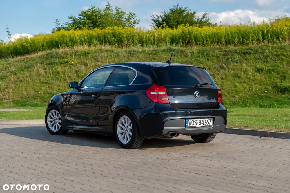 BMW Seria 1 120d - 4