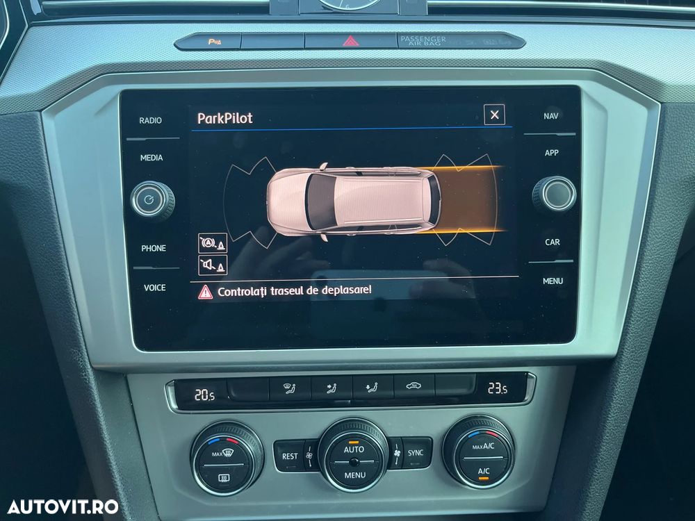 Volkswagen Passat 2.0 TDI DSG Comfortline - 10