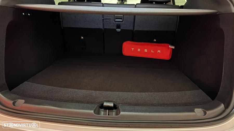 Tesla Model Y Long Range Dual Motor AWD - 47