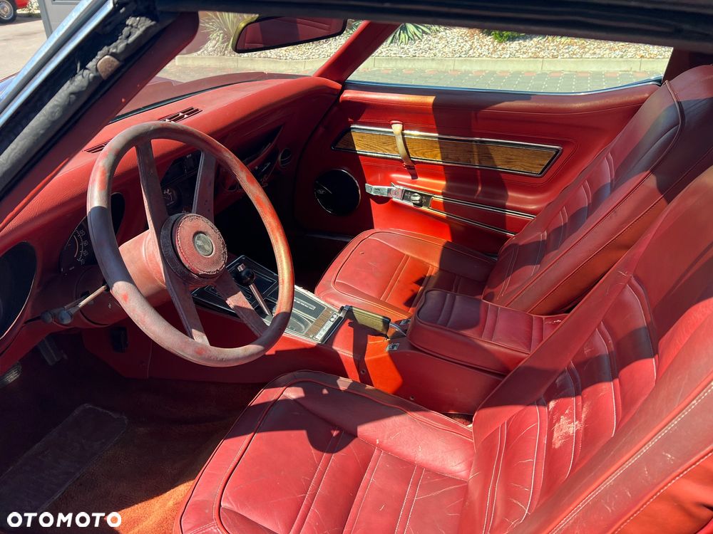 Chevrolet Corvette - 14