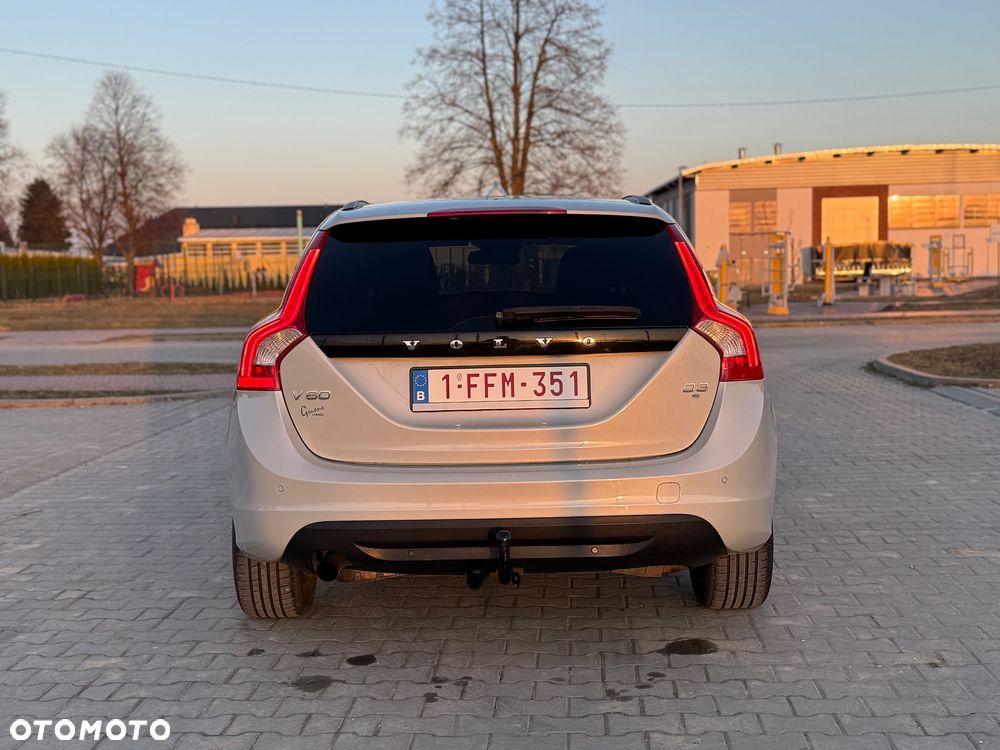 Volvo V60 D3 Summum - 14