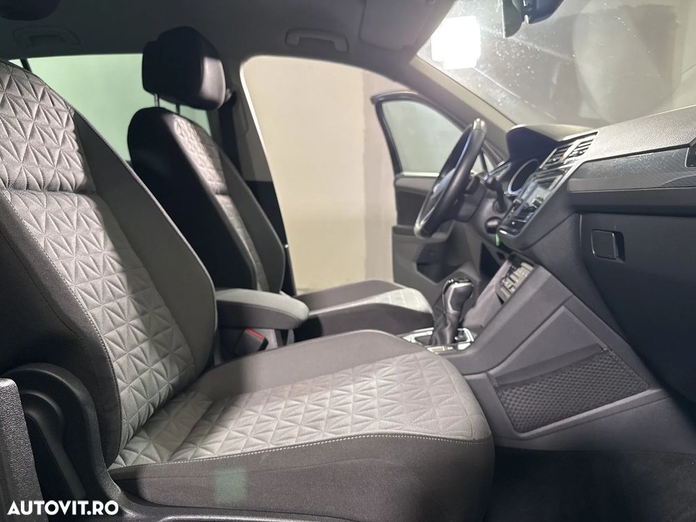 Volkswagen Tiguan - 12