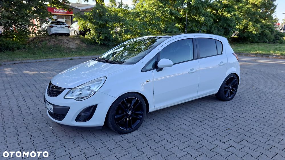 Opel Corsa 1.4 16V Color Edition - 1